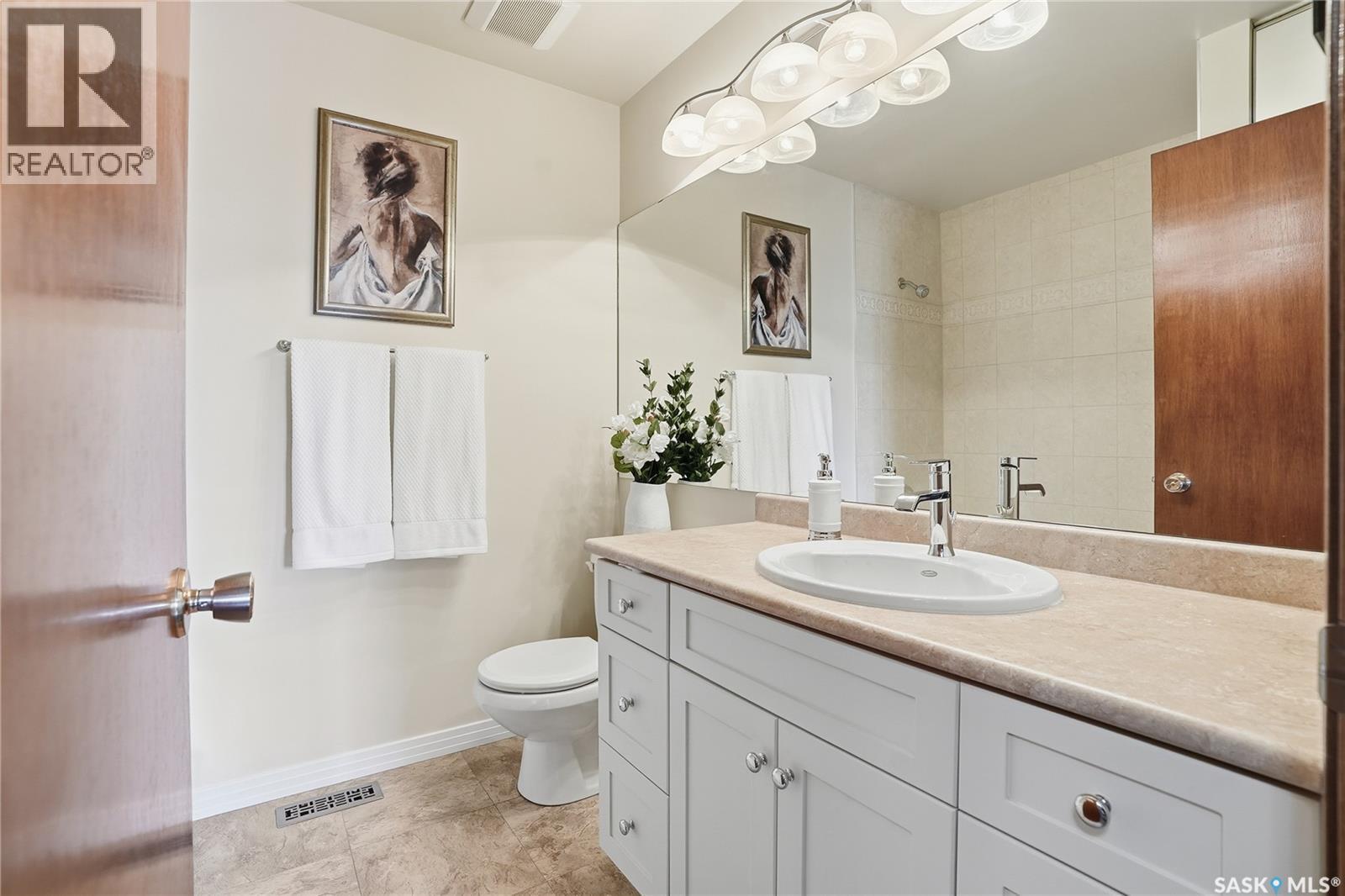 346 Sylvian Crescent, Saskatoon, SK - Indoor Photo Showing Bathroom