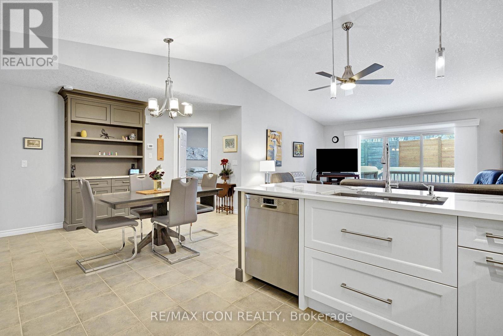 35 - 1241 Beaverbrook Avenue, London North (North A), ON - Indoor