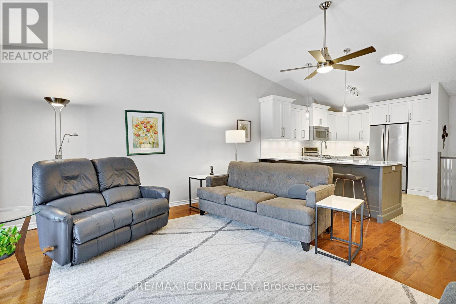35 - 1241 Beaverbrook Avenue, London North (North A), ON - Indoor Photo Showing Living Room