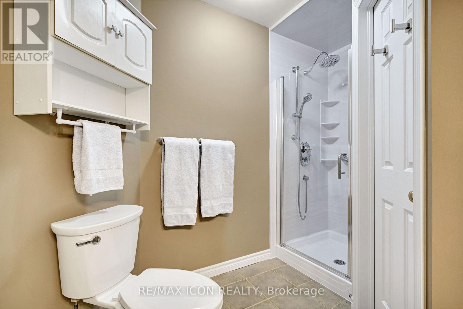 35 - 1241 Beaverbrook Avenue, London North (North A), ON - Indoor Photo Showing Bathroom