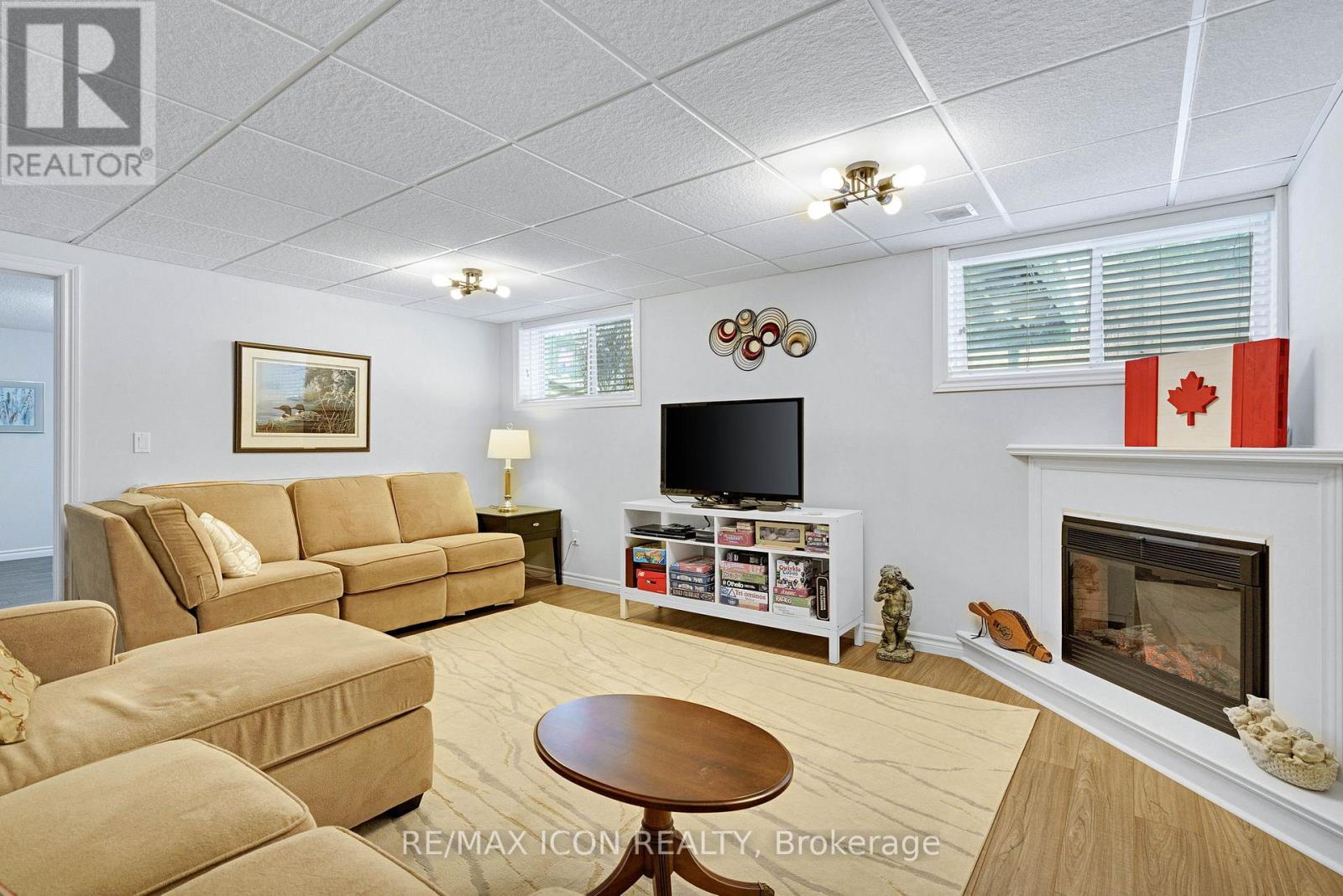 35 - 1241 Beaverbrook Avenue, London North (North A), ON - Indoor Photo Showing Living Room With Fireplace