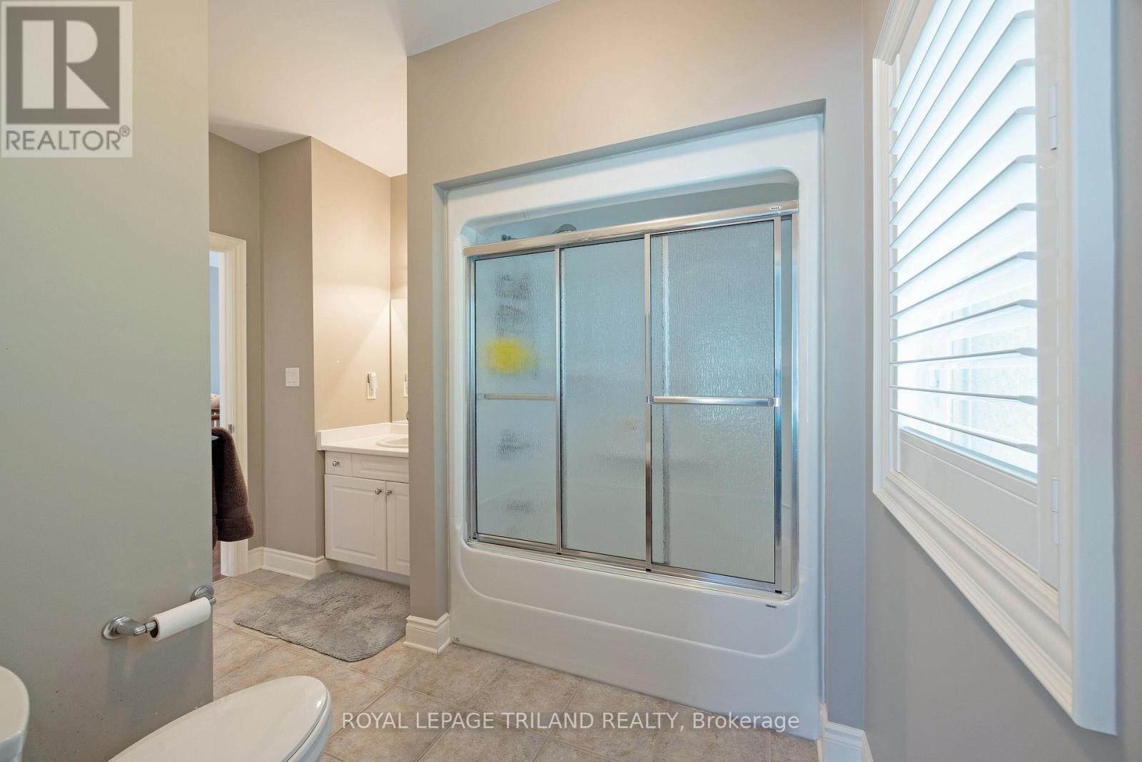 19 - 578 Mcgarrell Place, London North (North R), ON - Indoor Photo Showing Bathroom