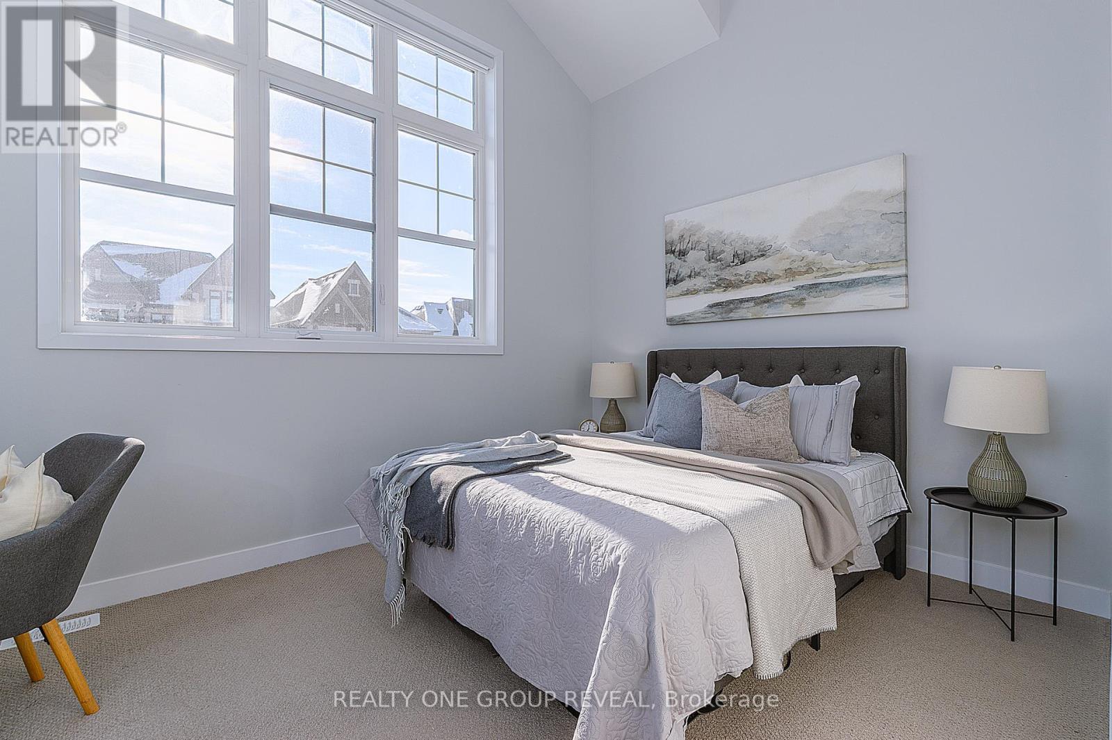 1044 Suddard Avenue, Oshawa, ON - Indoor Photo Showing Bedroom
