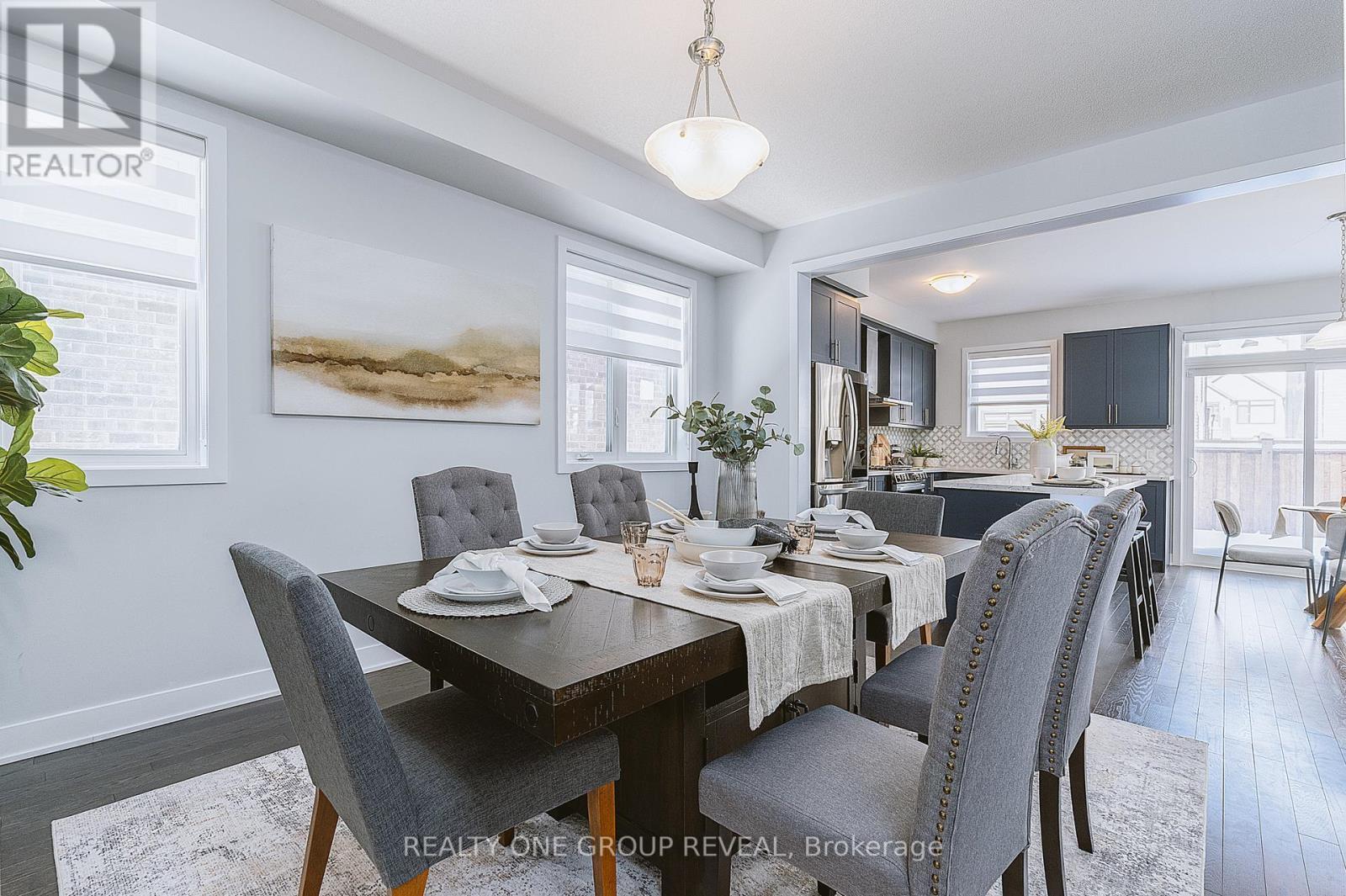 1044 Suddard Avenue, Oshawa, ON - Indoor Photo Showing Dining Room
