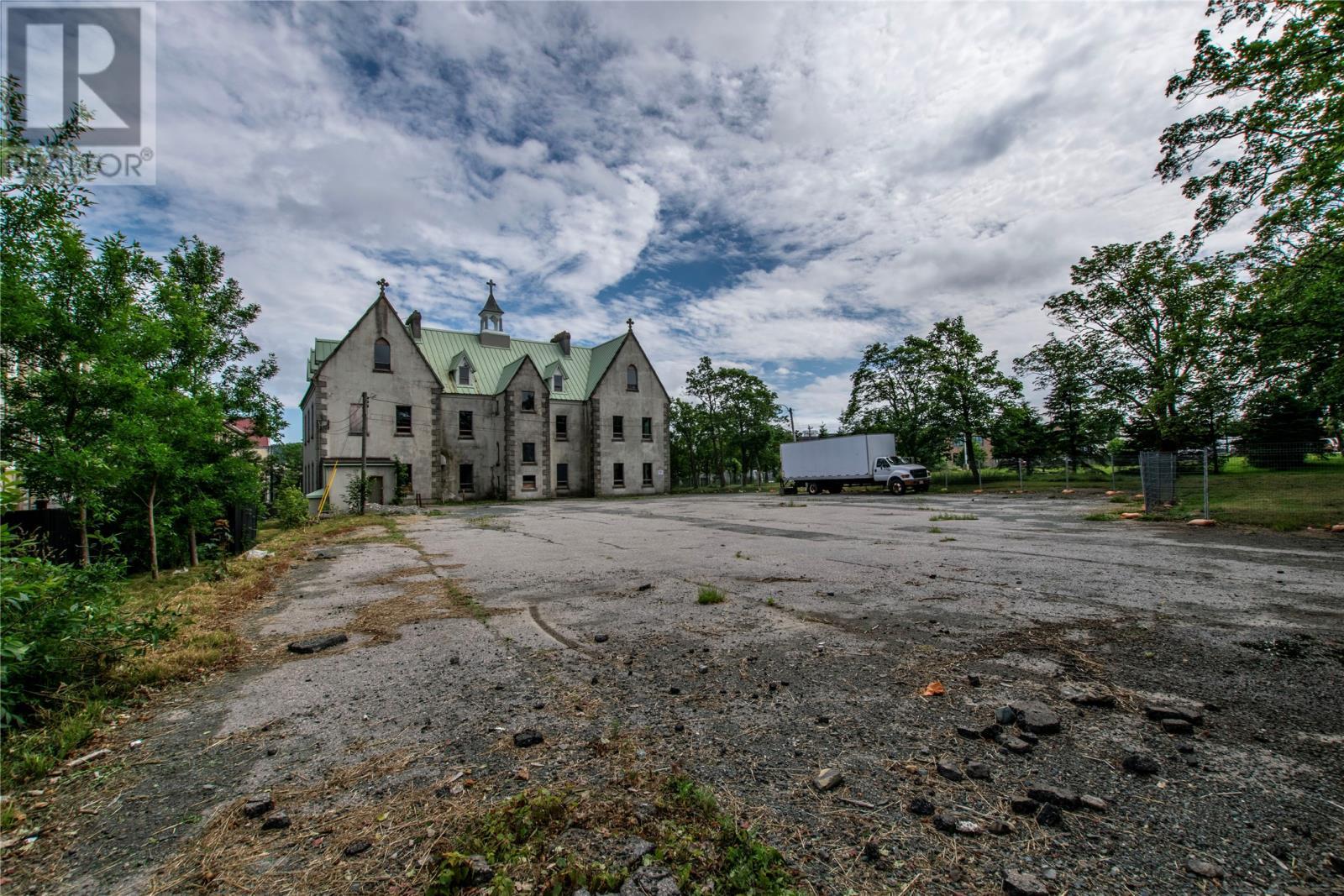 4 Merrymeeting Road, St. John'S, NL