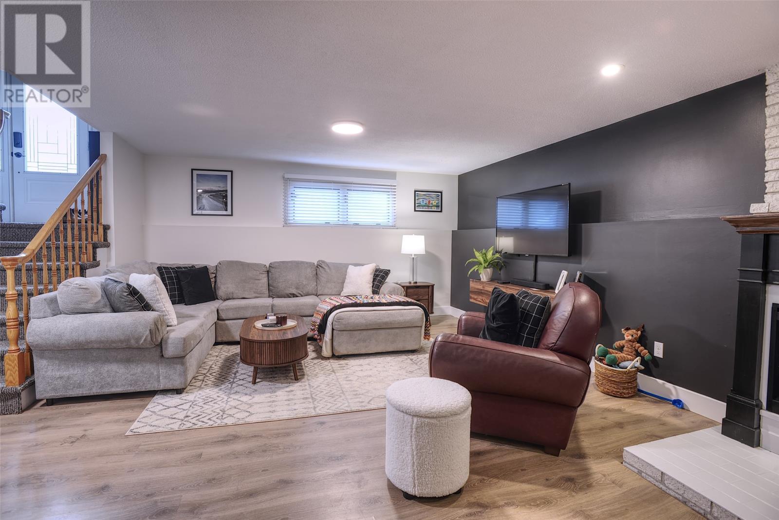 20 Mercers Road, Conception Bay South, NL - Indoor Photo Showing Living Room