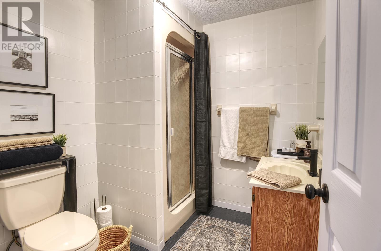 20 Mercers Road, Conception Bay South, NL - Indoor Photo Showing Bathroom