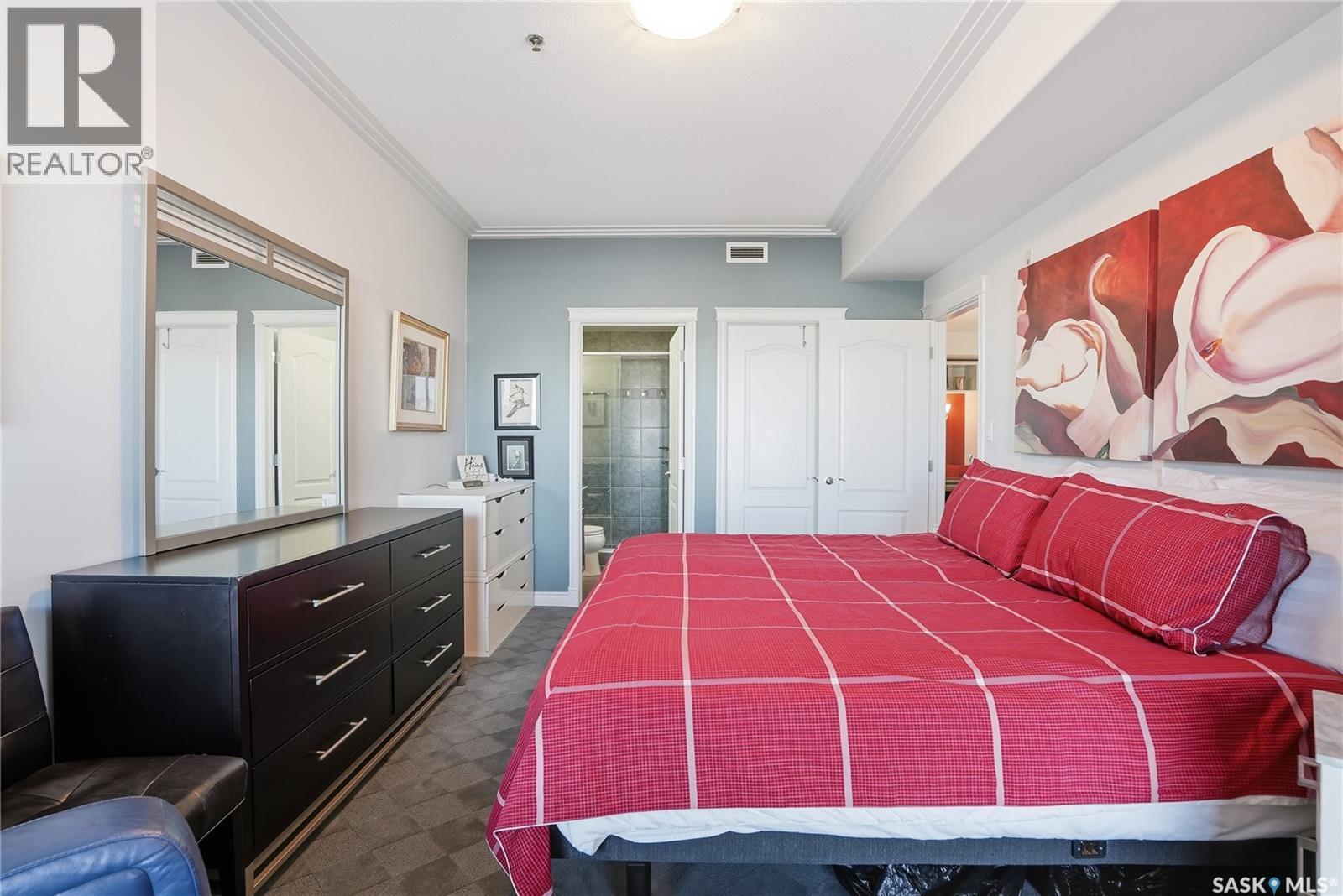 239 623 Saskatchewan Crescent W, Saskatoon, SK - Indoor Photo Showing Bedroom