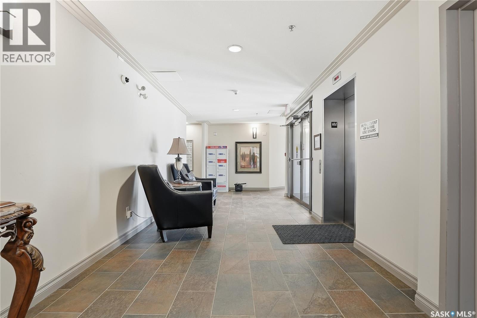 239 623 Saskatchewan Crescent W, Saskatoon, SK - Indoor Photo Showing Other Room