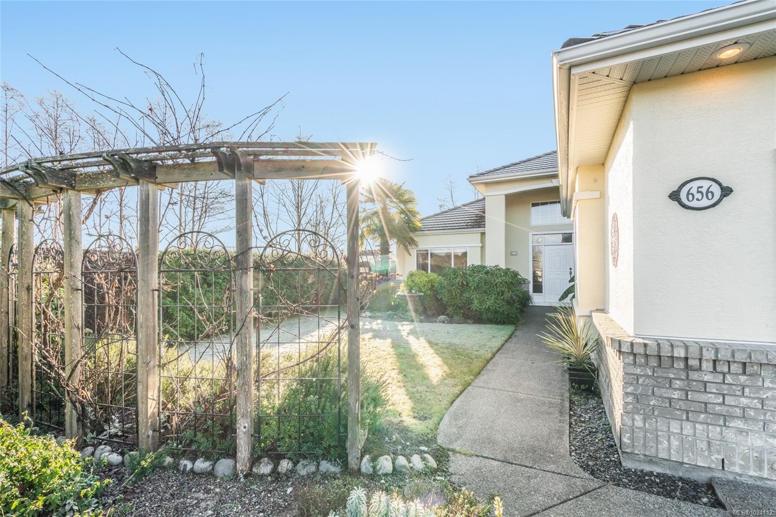 656 Morningstar Dr, Parksville, BC