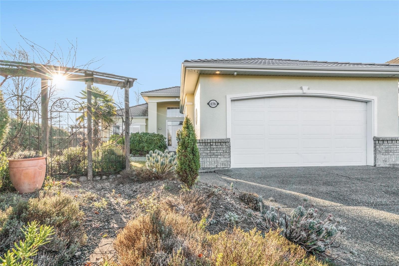 656 Morningstar Dr, Parksville, BC