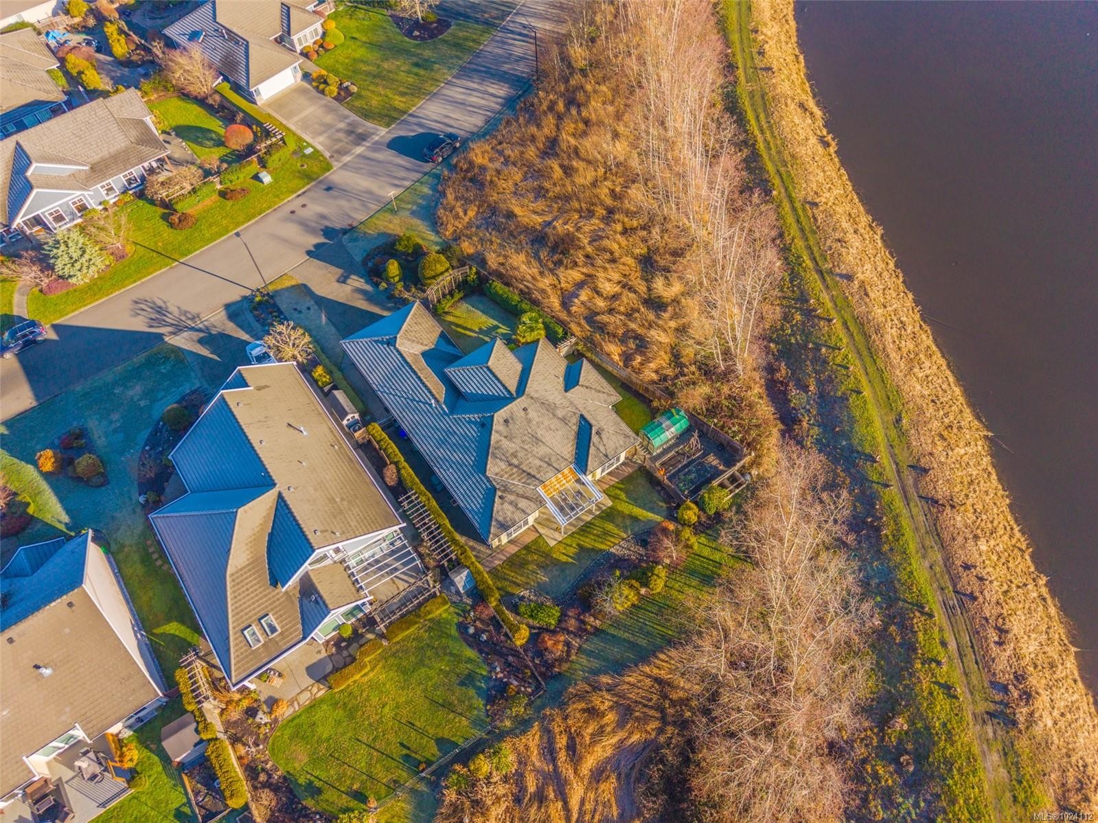 656 Morningstar Dr, Parksville, BC