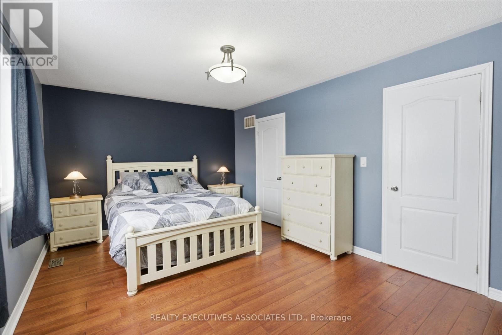 71 Truax Street, Kawartha Lakes (Lindsay), ON - Indoor Photo Showing Bedroom