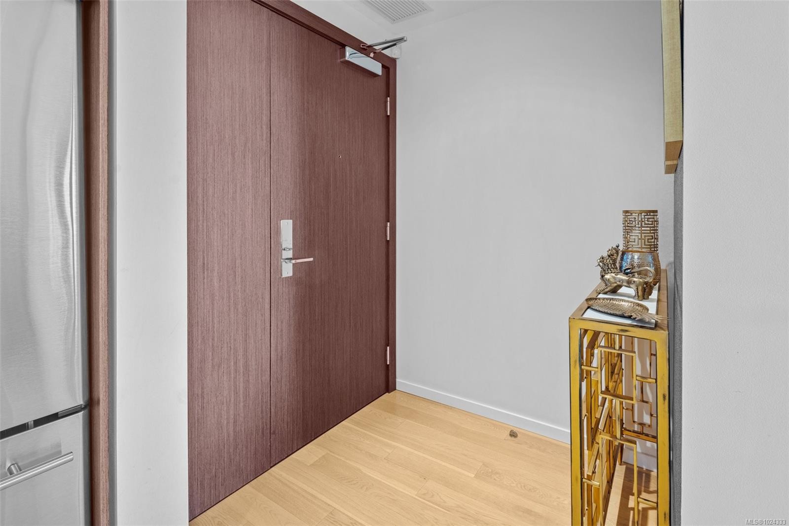 208-100 Saghalie Rd, Victoria, BC - Indoor Photo Showing Other Room