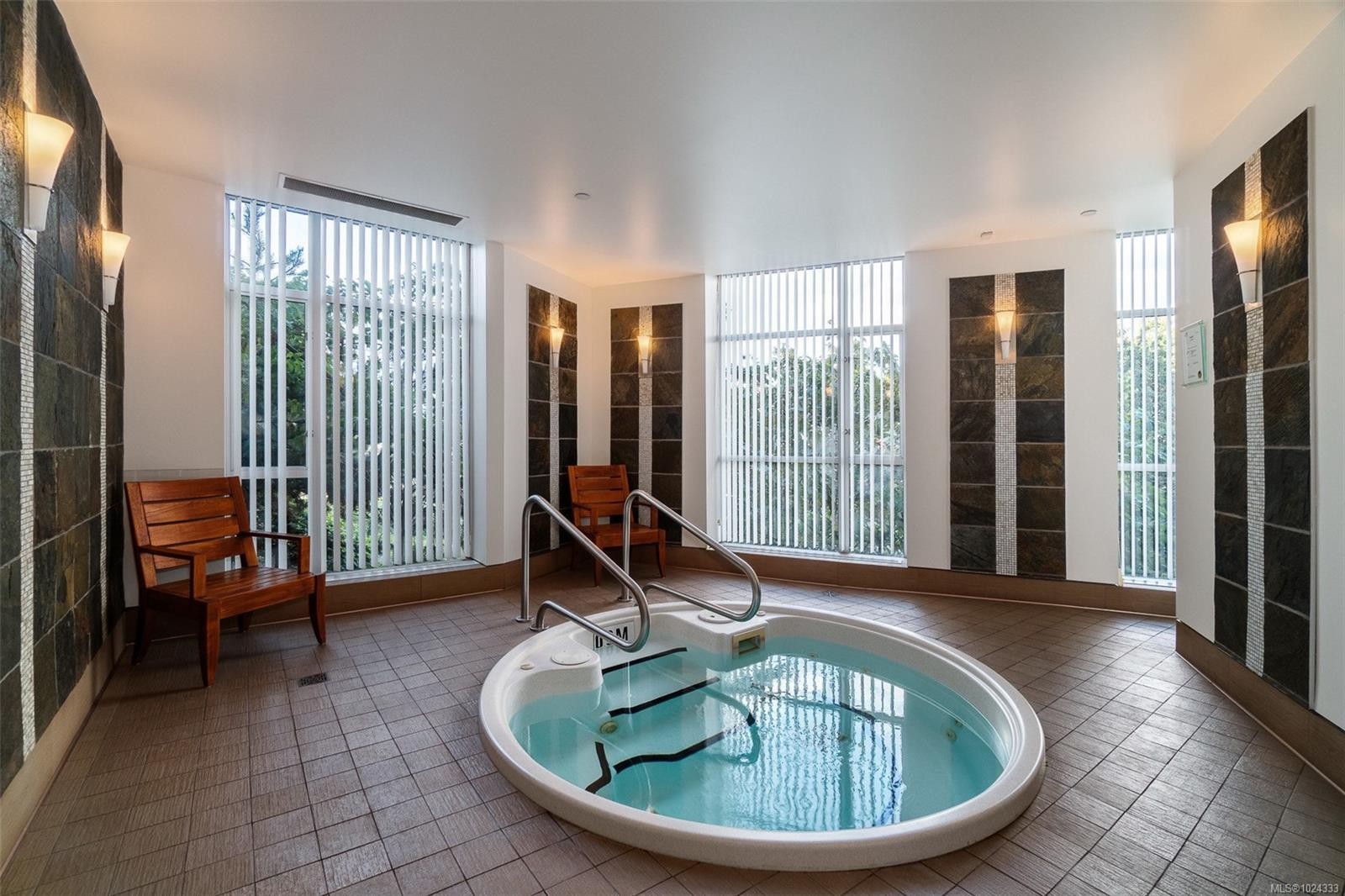 208-100 Saghalie Rd, Victoria, BC - Indoor Photo Showing Other Room