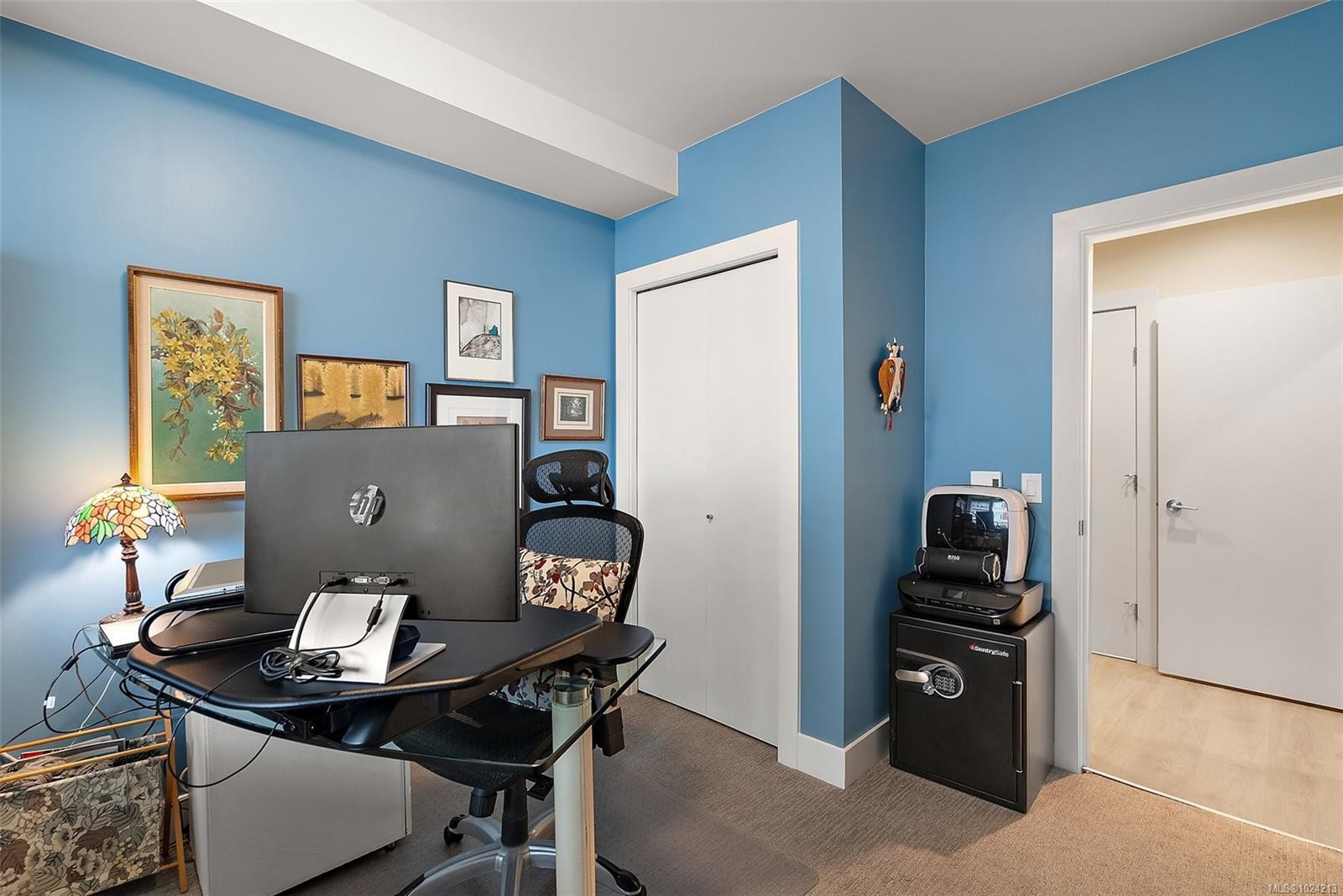 203-2461 Sidney Ave, Sidney, BC - Indoor Photo Showing Other Room