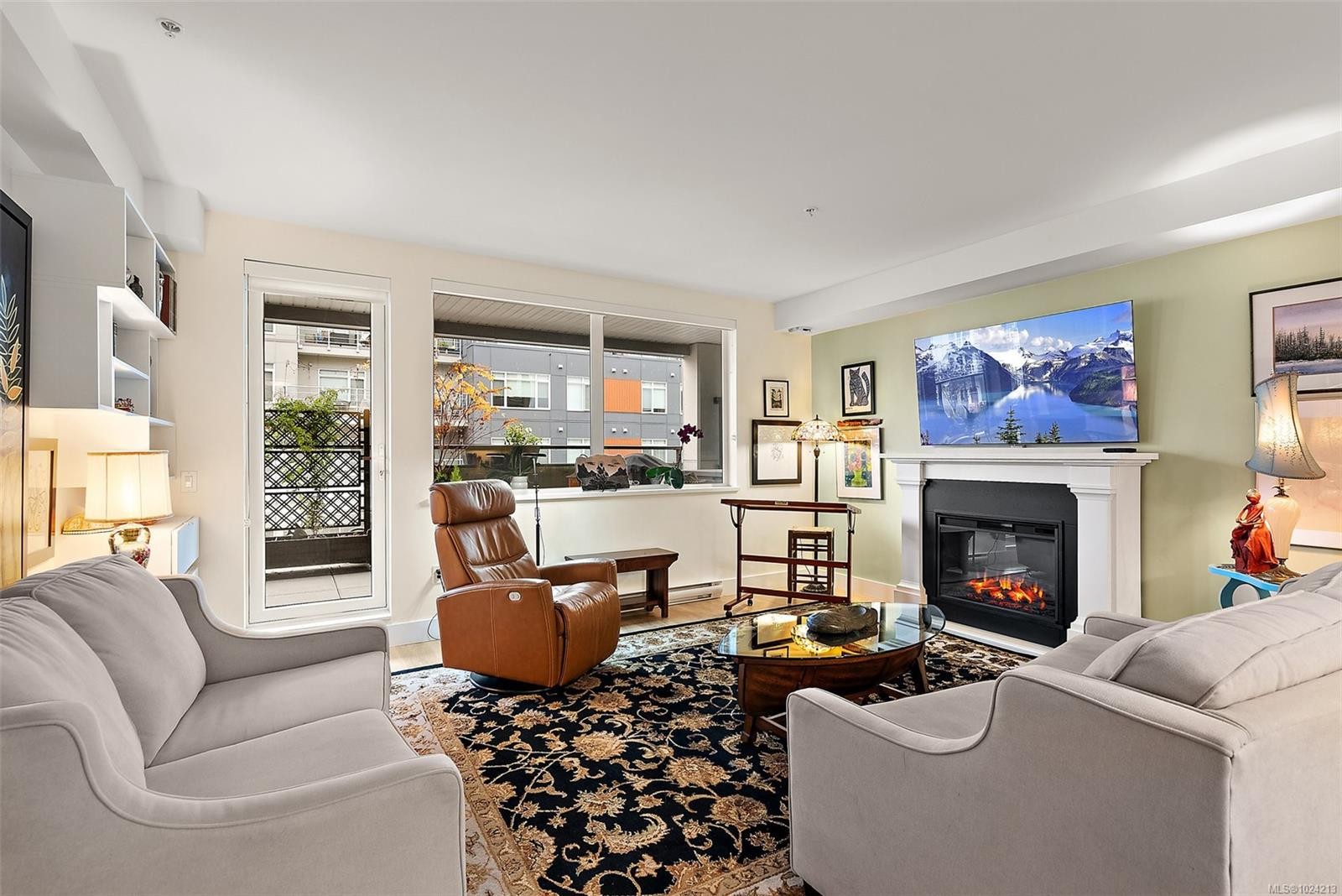 203-2461 Sidney Ave, Sidney, BC - Indoor Photo Showing Living Room With Fireplace