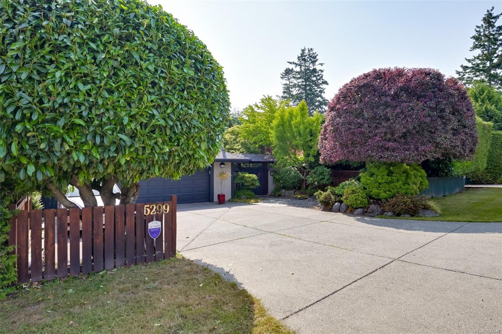 5299 Parker Ave, Saanich, BC