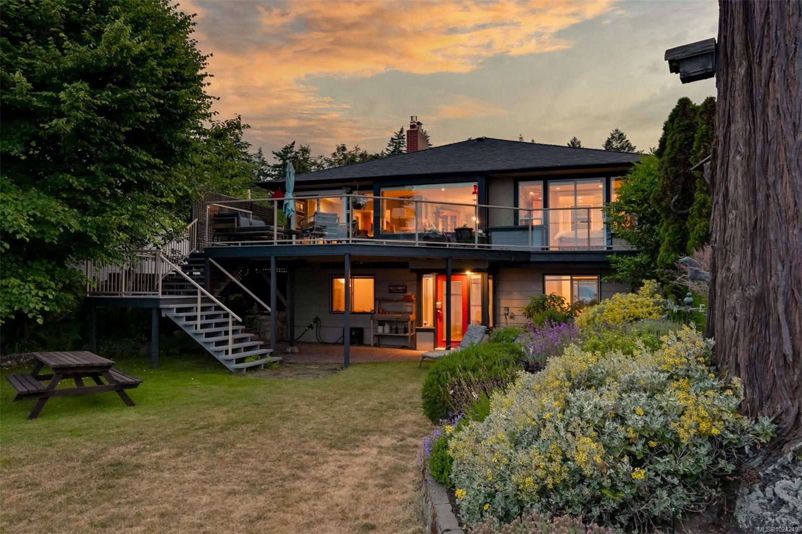 5299 Parker Ave, Saanich, BC