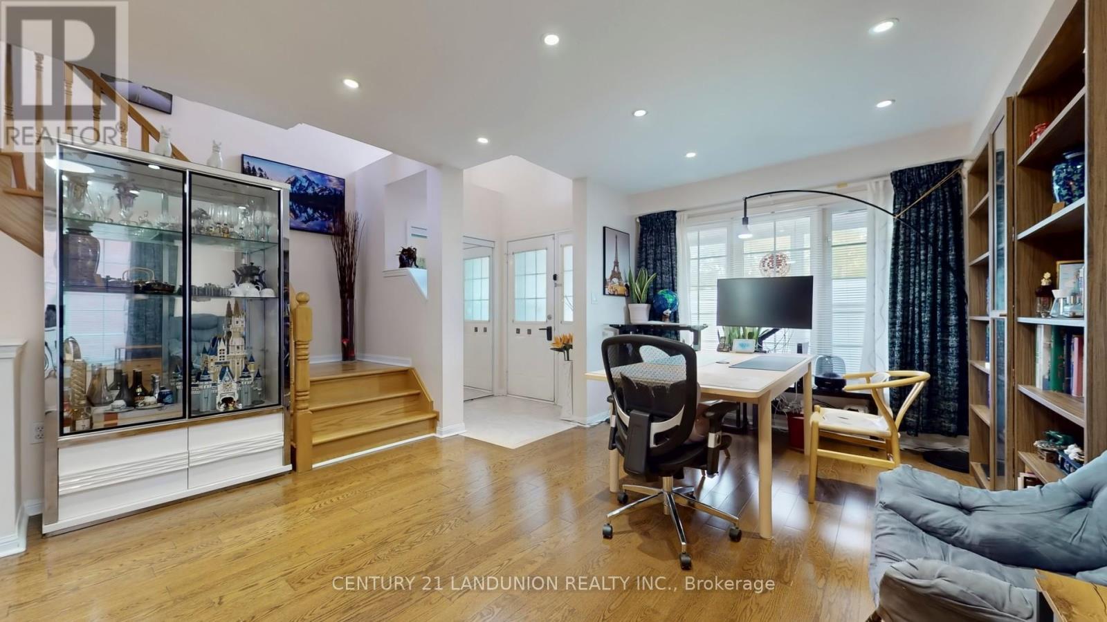 10 Majestic Drive, Markham, ON - Indoor