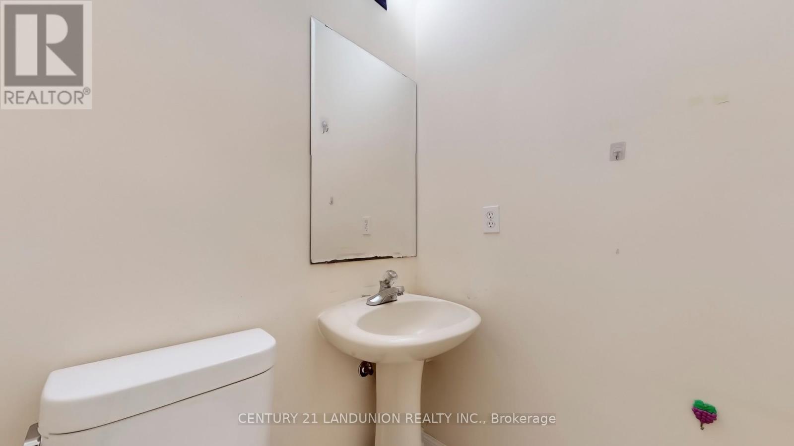 10 Majestic Drive, Markham, ON - Indoor Photo Showing Bathroom