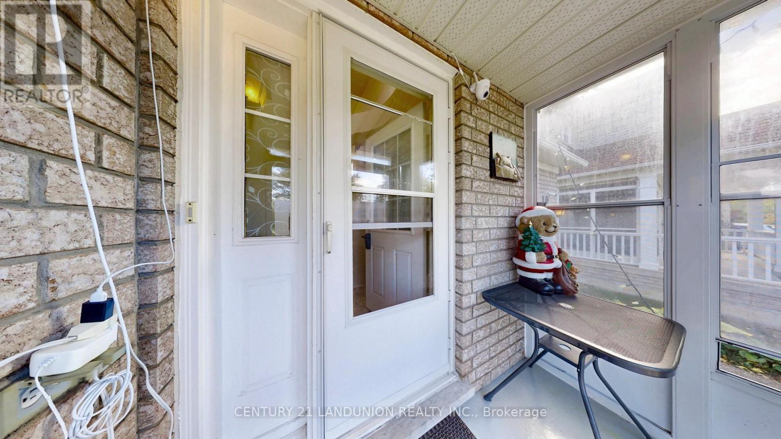 10 Majestic Drive, Markham, ON - Outdoor With Exterior