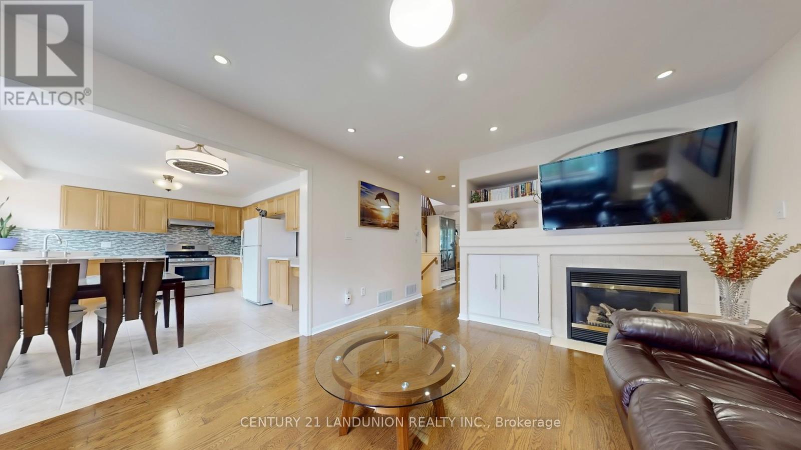 10 Majestic Drive, Markham, ON - Indoor With Fireplace