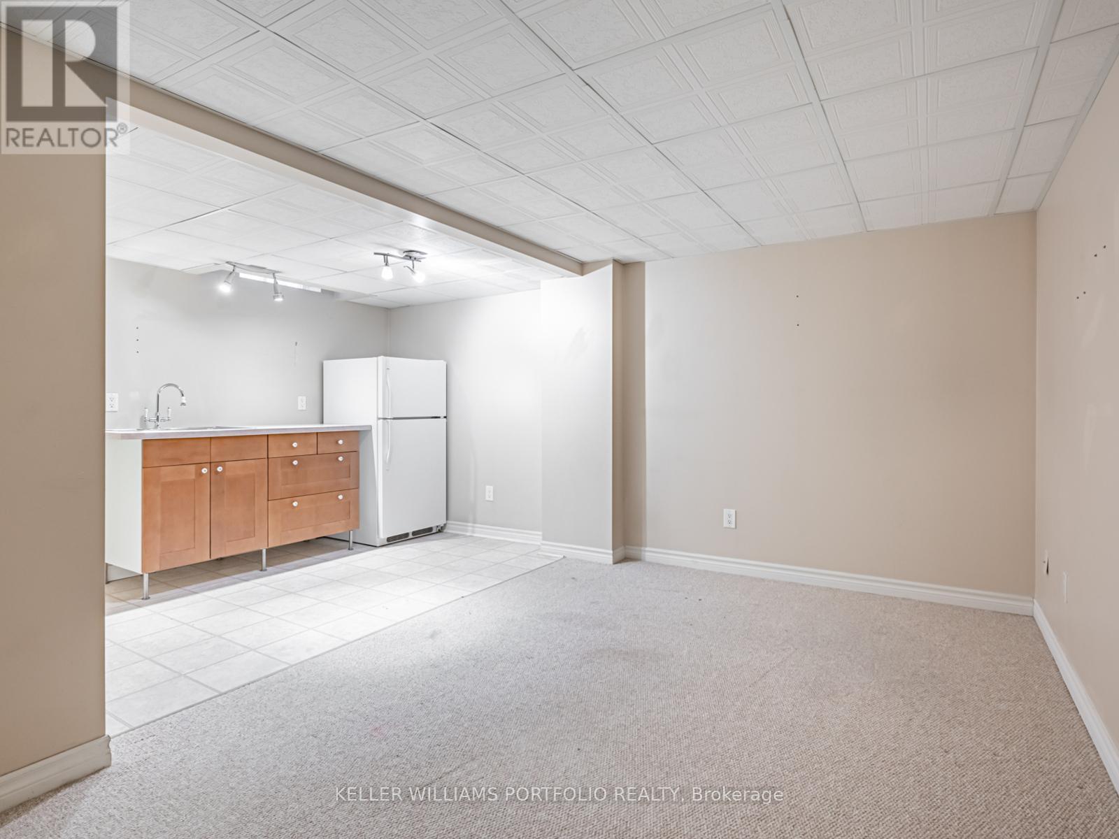 7160 Waldorf Way, Mississauga, ON - Indoor Photo Showing Other Room
