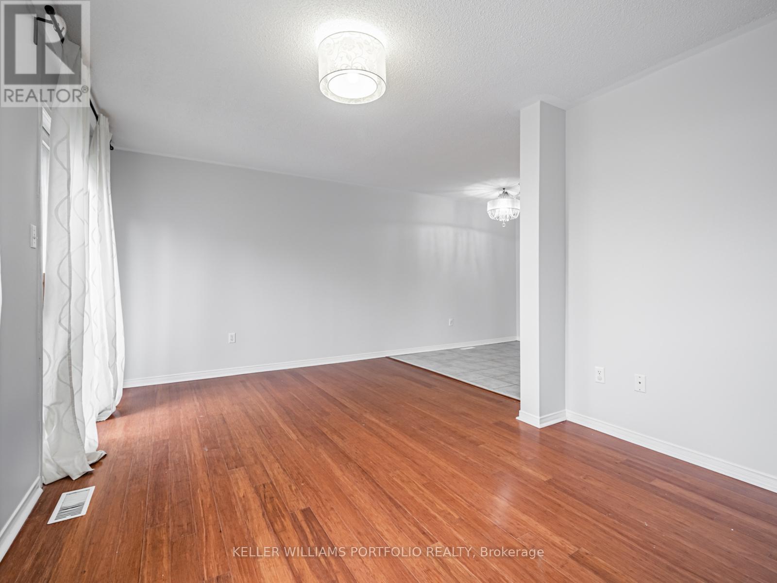 7160 Waldorf Way, Mississauga, ON - Indoor Photo Showing Other Room