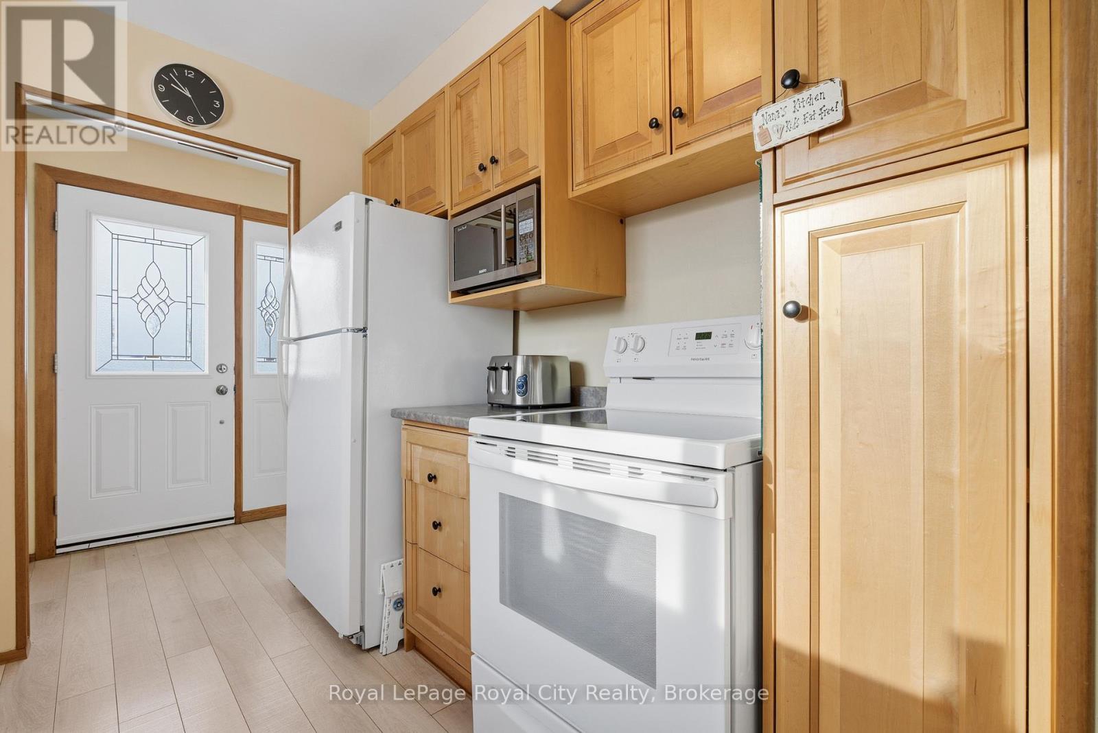 28 Mcilwraith Crescent, Guelph (Grange Road), ON - Indoor Photo Showing Kitchen