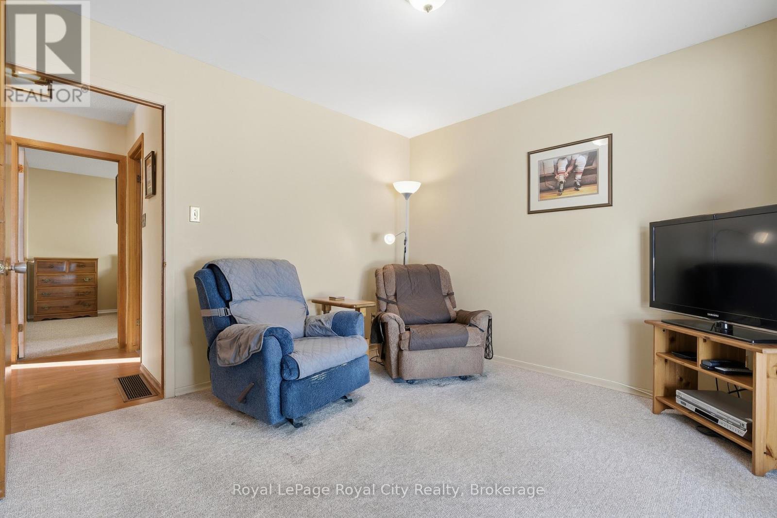 28 Mcilwraith Crescent, Guelph (Grange Road), ON - Indoor Photo Showing Living Room
