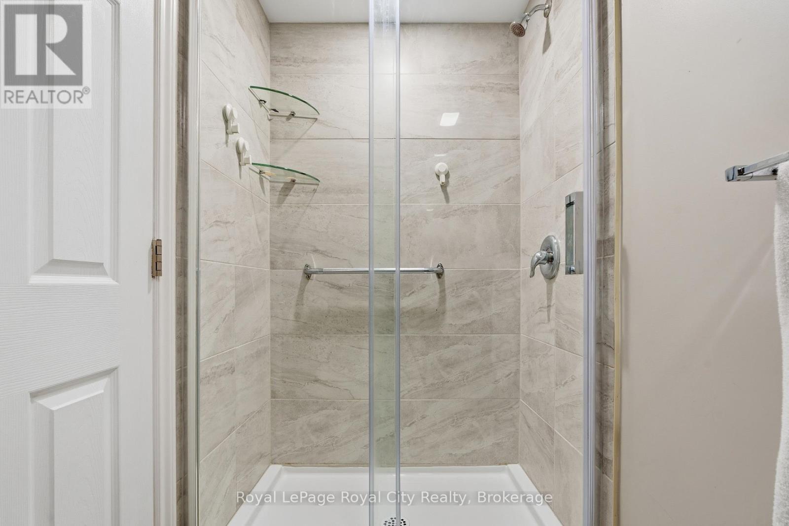 28 Mcilwraith Crescent, Guelph (Grange Road), ON - Indoor Photo Showing Bathroom