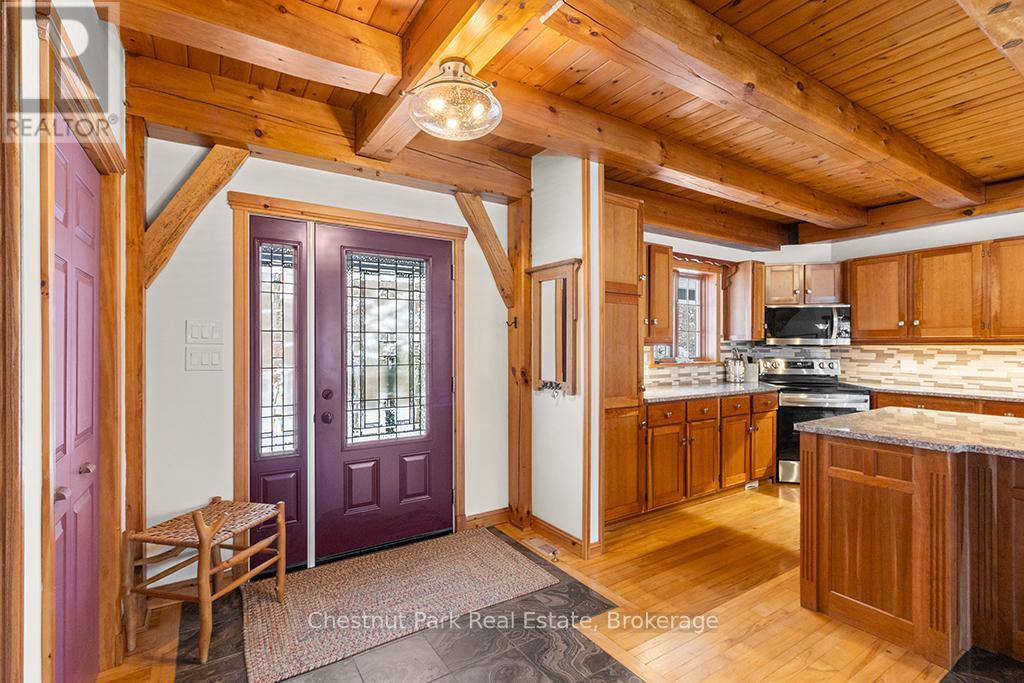 FOYER WITH CLOSET - 418573 Concession A, Meaford, ON - Indoor Photo Showing Kitchen