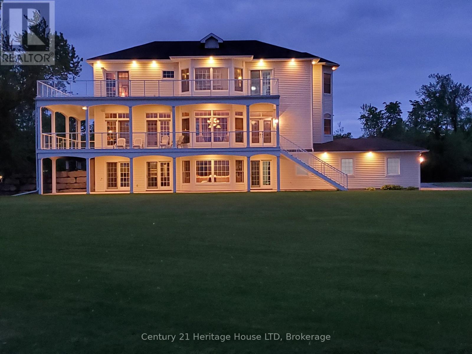 4069 Niagara River Parkway, Fort Erie (Black Creek), ON - Outdoor