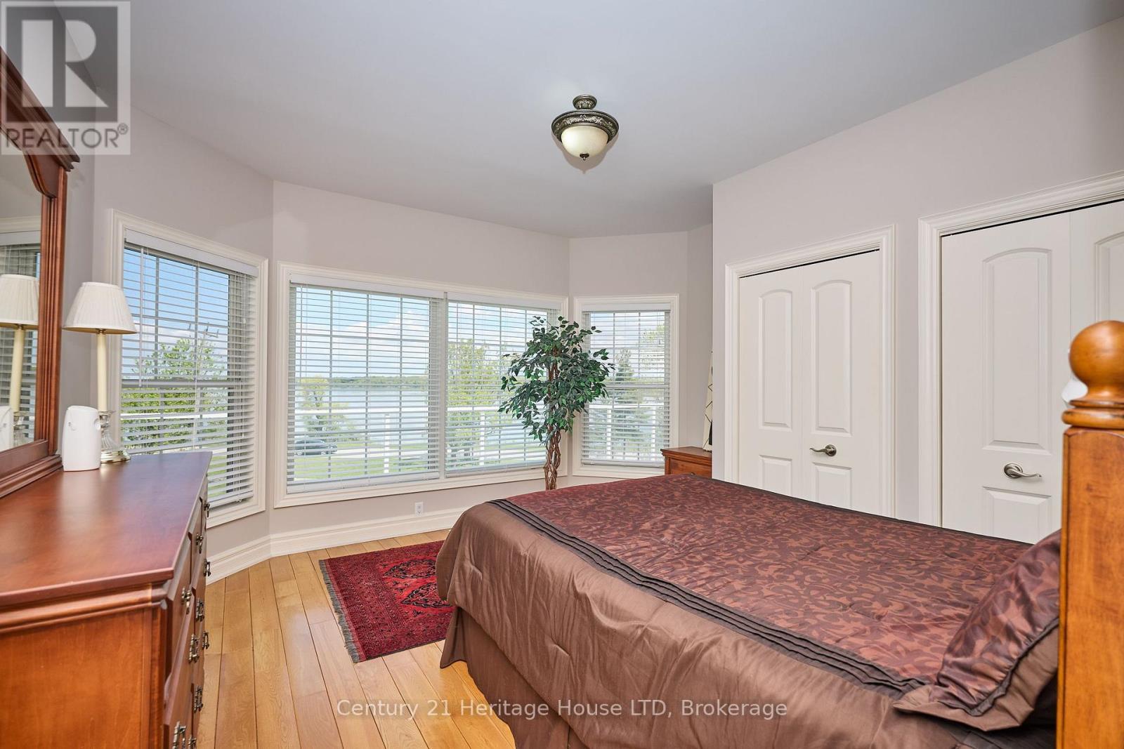 4069 Niagara River Parkway, Fort Erie (Black Creek), ON - Indoor Photo Showing Bedroom