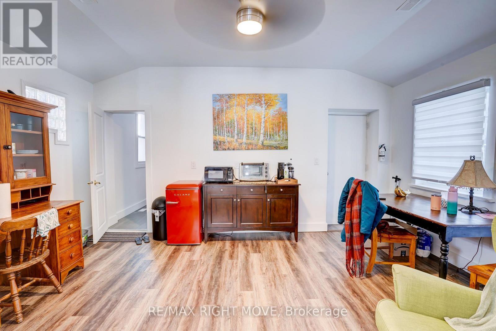 110 Mary Street, Orillia, ON - Indoor