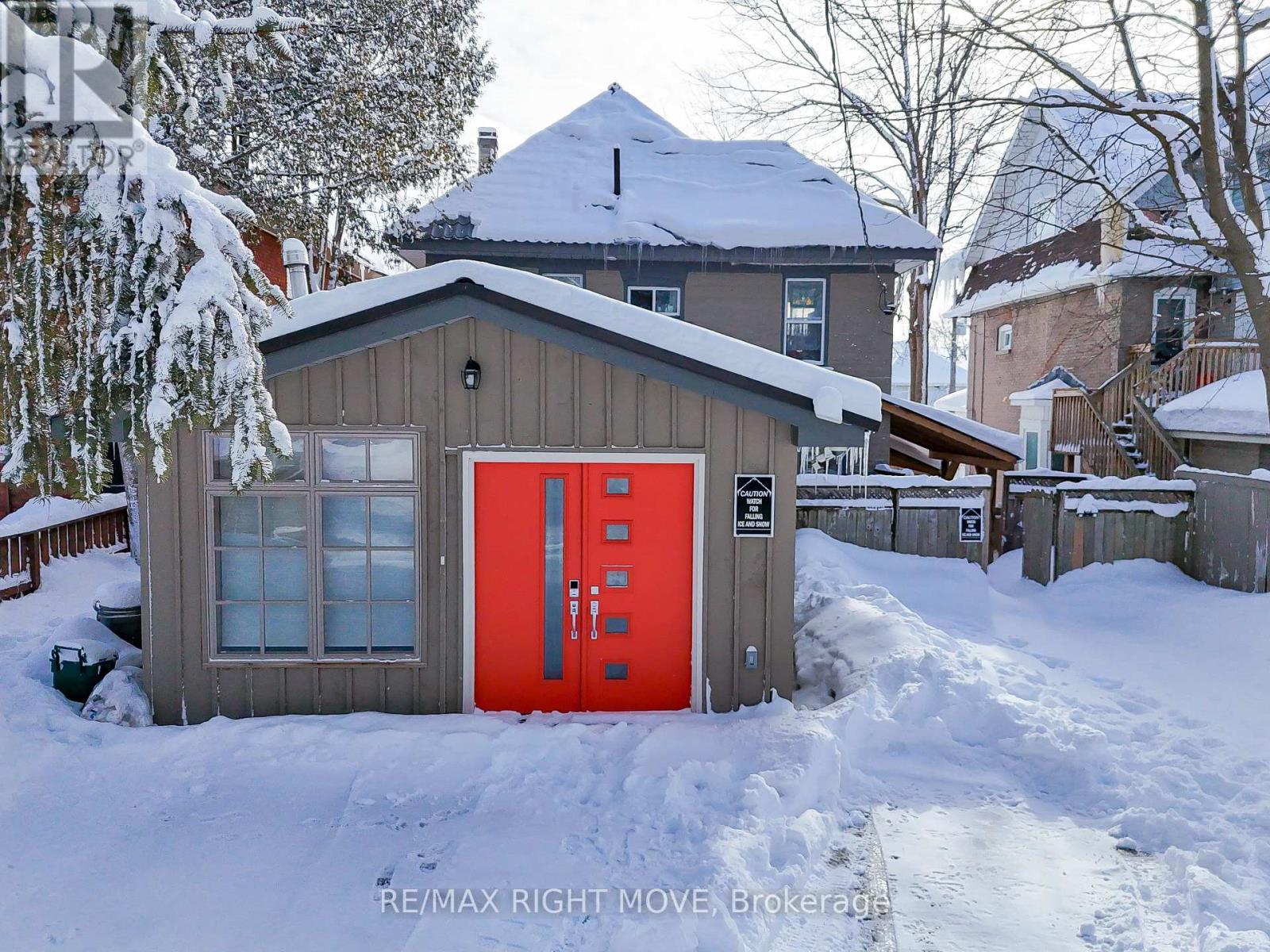 110 Mary Street, Orillia, ON - Outdoor