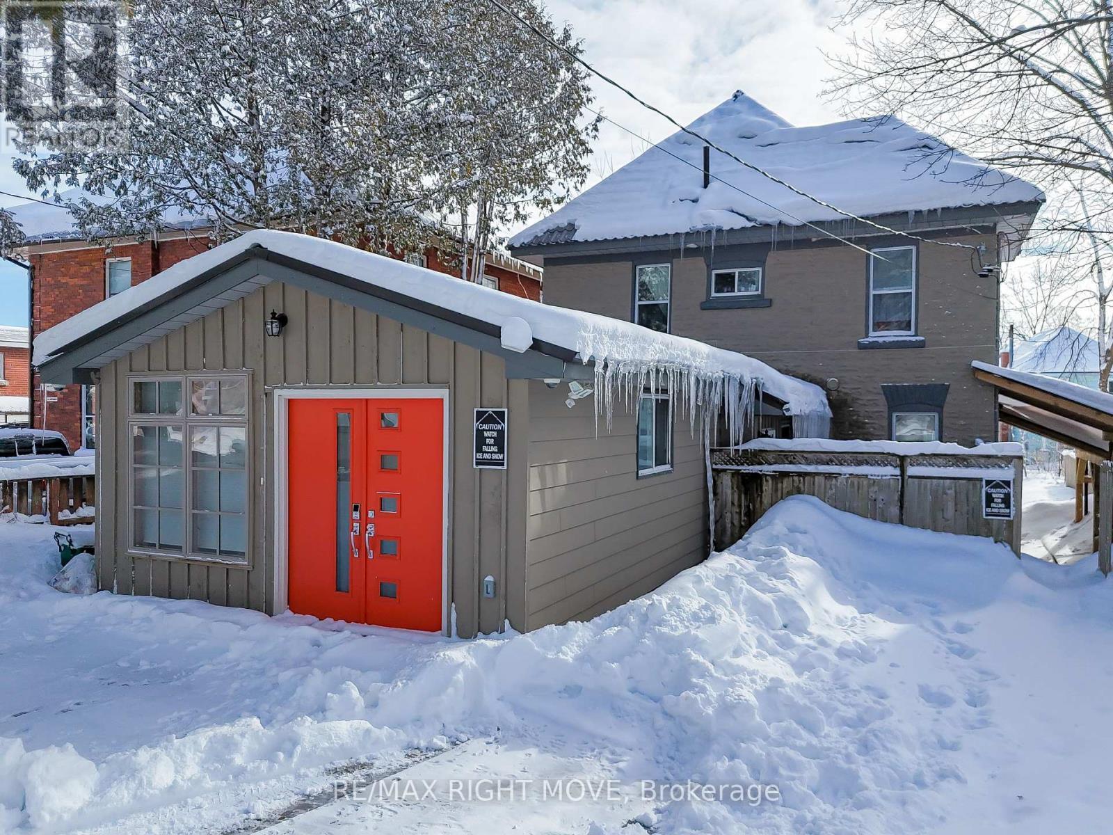 110 Mary Street, Orillia, ON - Outdoor