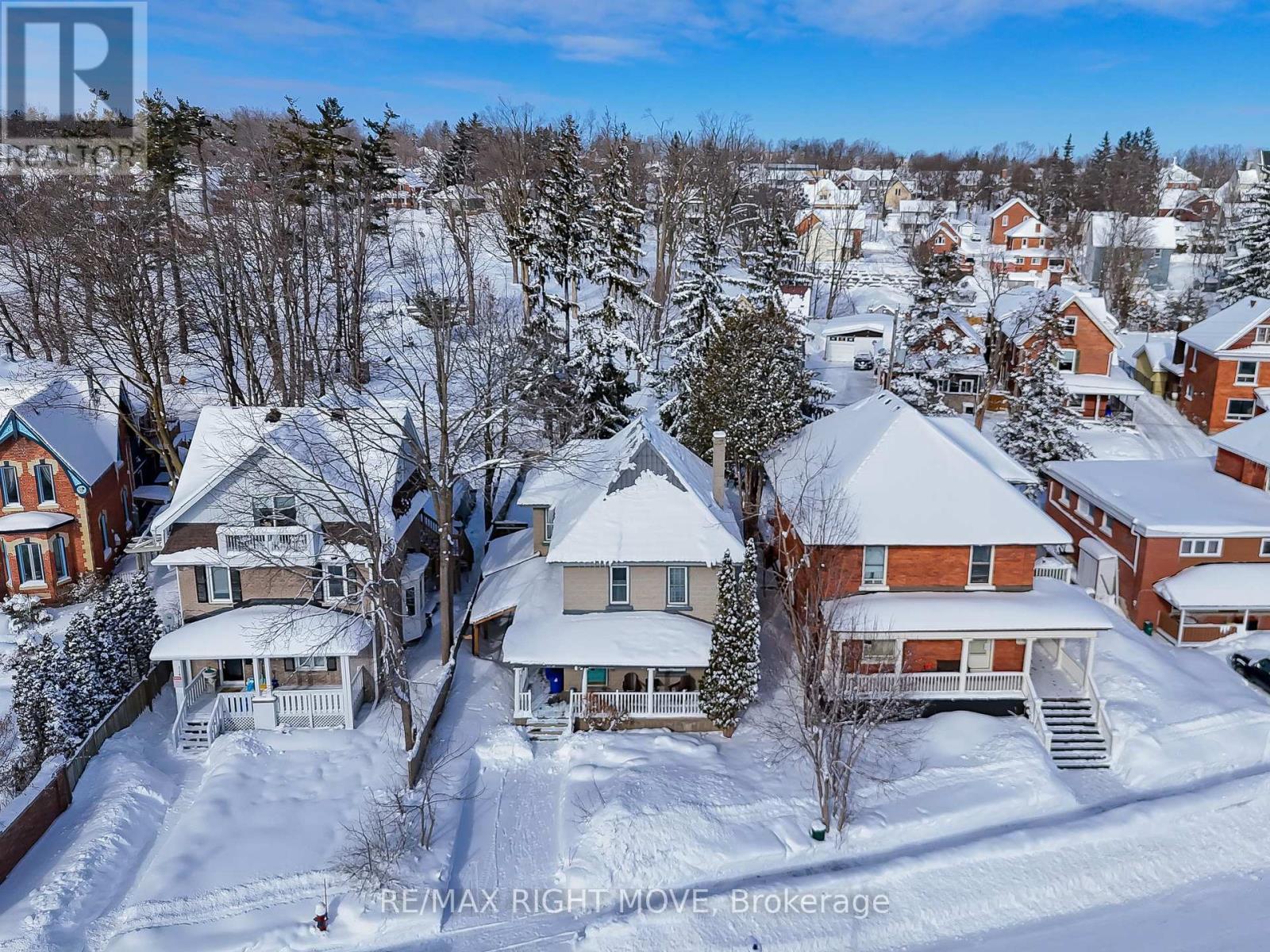 110 Mary Street, Orillia, ON - Outdoor With Facade