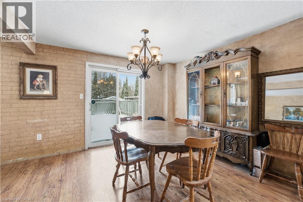 311 Northview Heights Place, Cambridge, ON - Indoor Photo Showing Dining Room