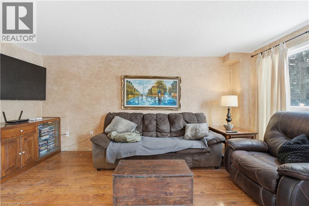 311 Northview Heights Place, Cambridge, ON - Indoor Photo Showing Living Room