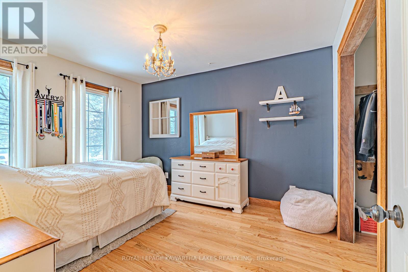 61 Kenrei Road, Kawartha Lakes (Lindsay), ON - Indoor Photo Showing Bedroom
