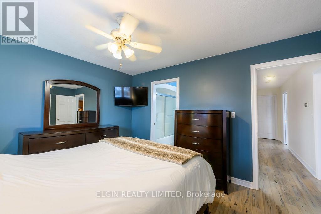 599 Wellington Street, St. Thomas, ON - Indoor Photo Showing Bedroom