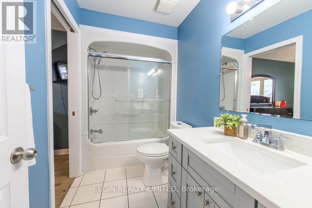 599 Wellington Street, St. Thomas, ON - Indoor Photo Showing Bathroom