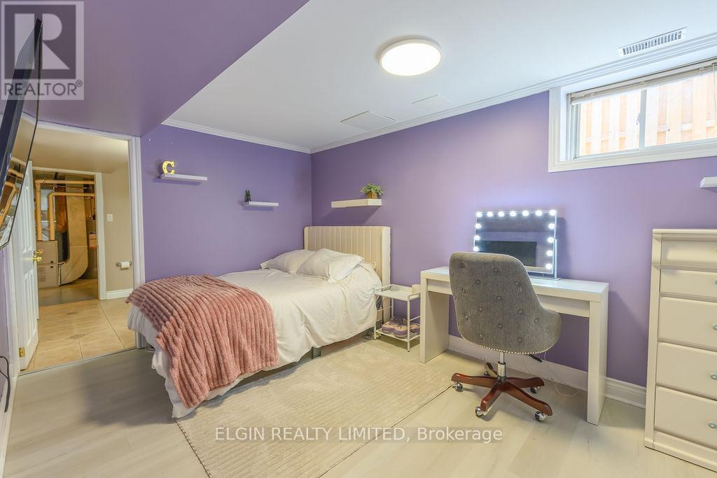 599 Wellington Street, St. Thomas, ON - Indoor Photo Showing Bedroom