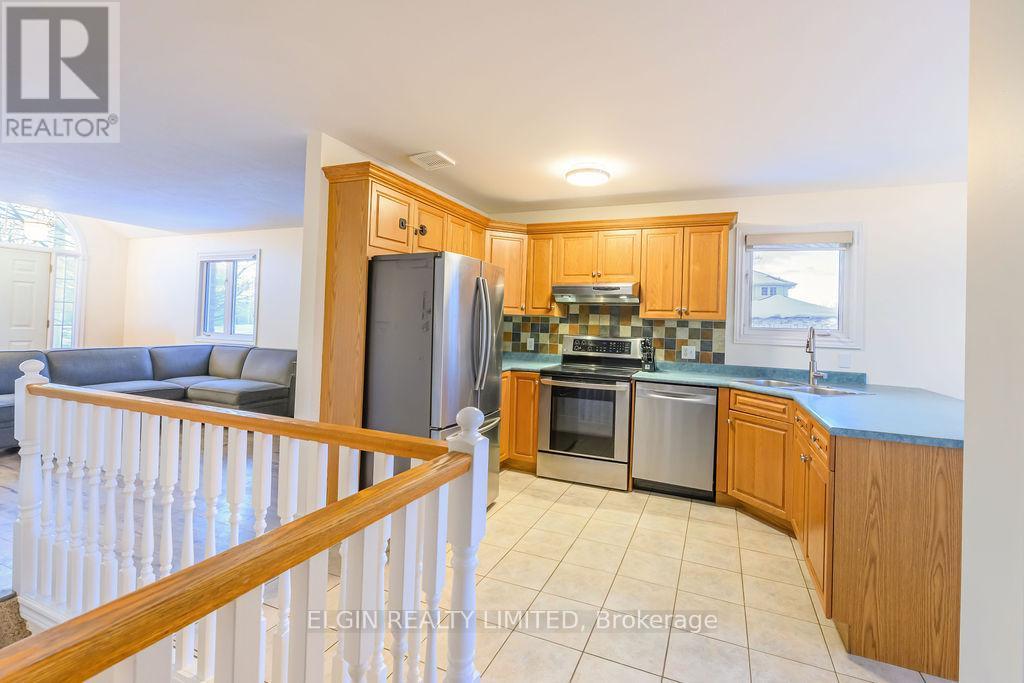 599 Wellington Street, St. Thomas, ON - Indoor Photo Showing Kitchen