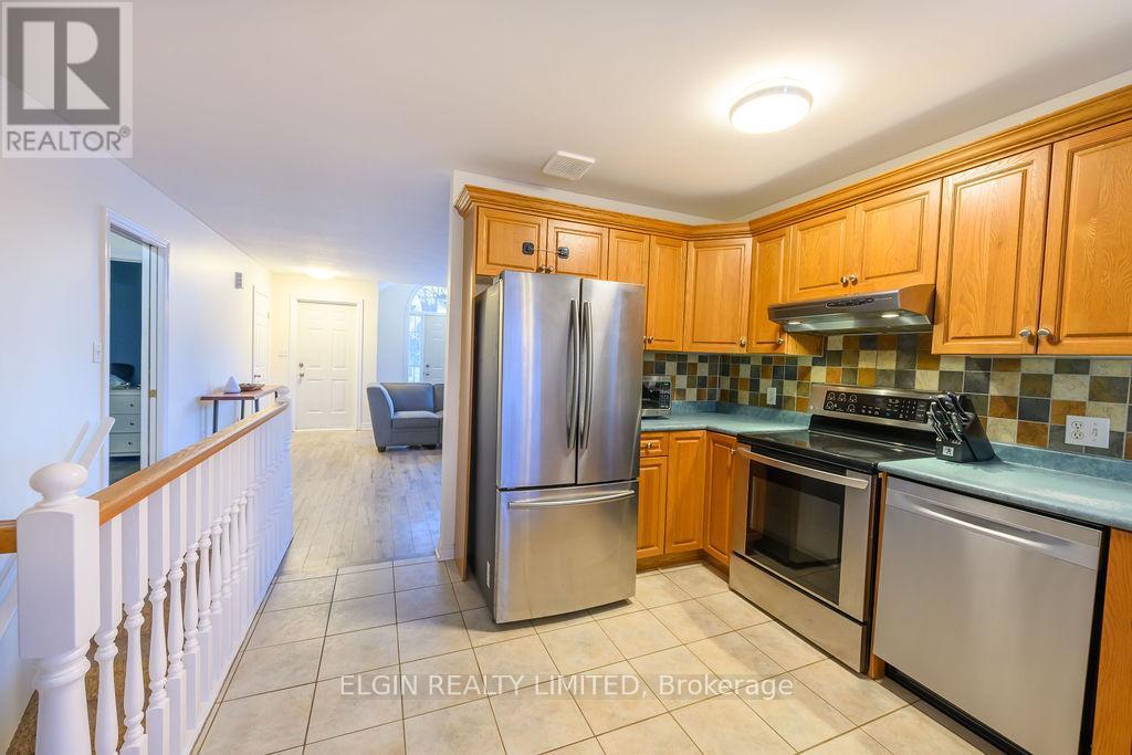 599 Wellington Street, St. Thomas, ON - Indoor Photo Showing Kitchen