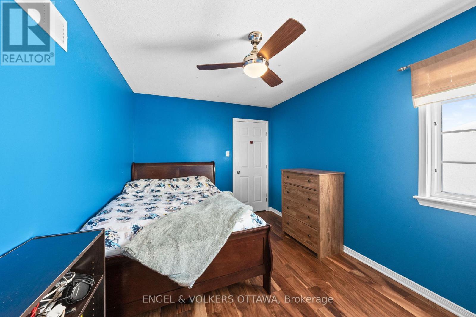 406 Keith Crescent, Ottawa, ON - Indoor Photo Showing Bedroom