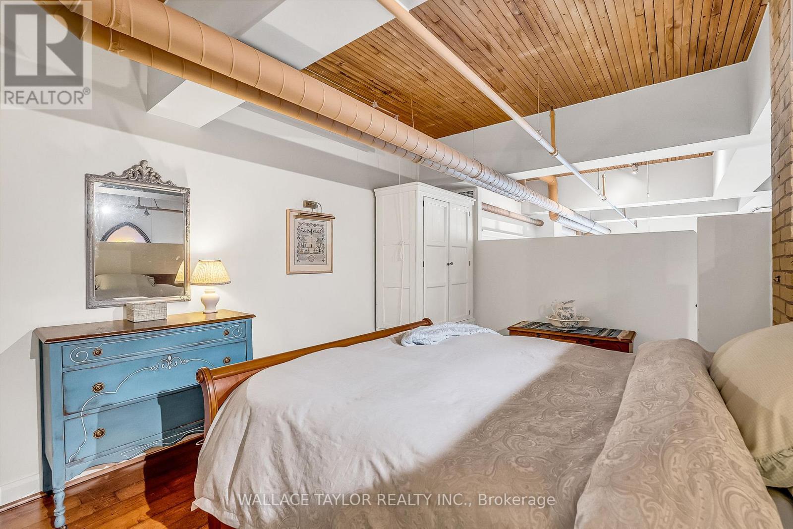 208 - 993 Queen Street W, Toronto, ON - Indoor Photo Showing Bedroom