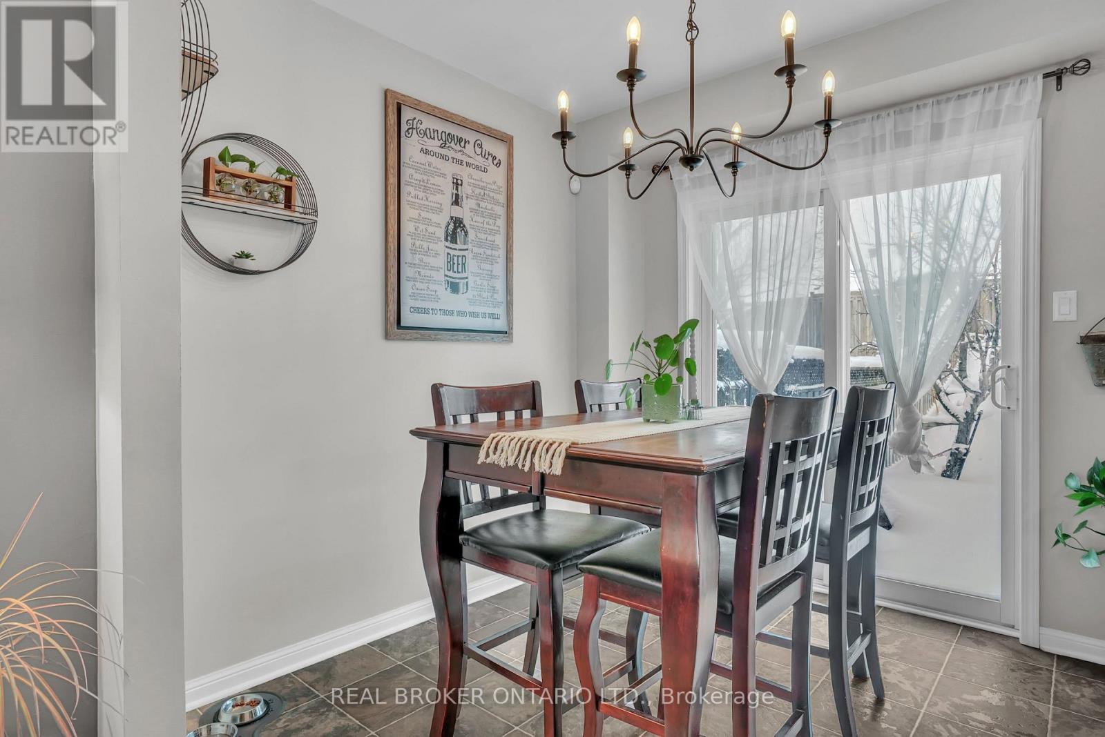 389 Ferndale Drive S, Barrie, ON - Indoor Photo Showing Dining Room